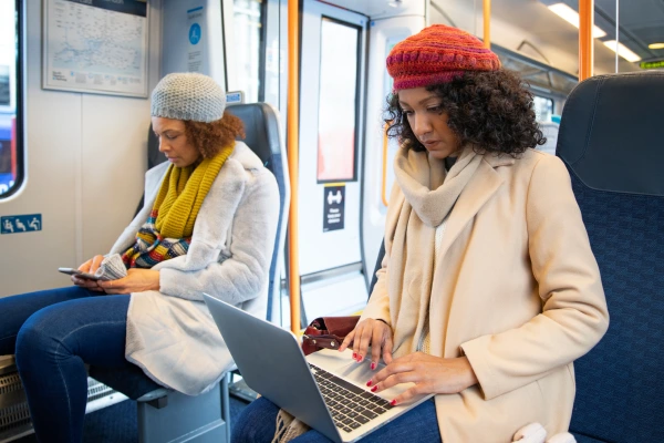 حمل و نقل مدرن و خدمات دیجیتال سریع در دبی