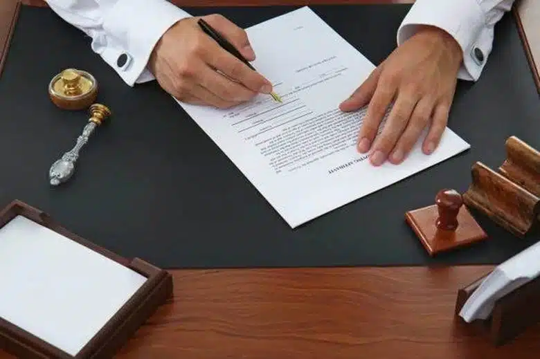 نوتر ترکیه چیست؟ هزینه، خدمات و مراحل تأیید مدارک نوتر ترکیه چیست؟ هزینه، خدمات و مراحل تأیید مدارک