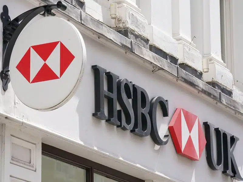 بهترین بانک انگلستان برای ایرانیان؛ کدام بانک خدمات کاملی دارد؟ HSBC UK