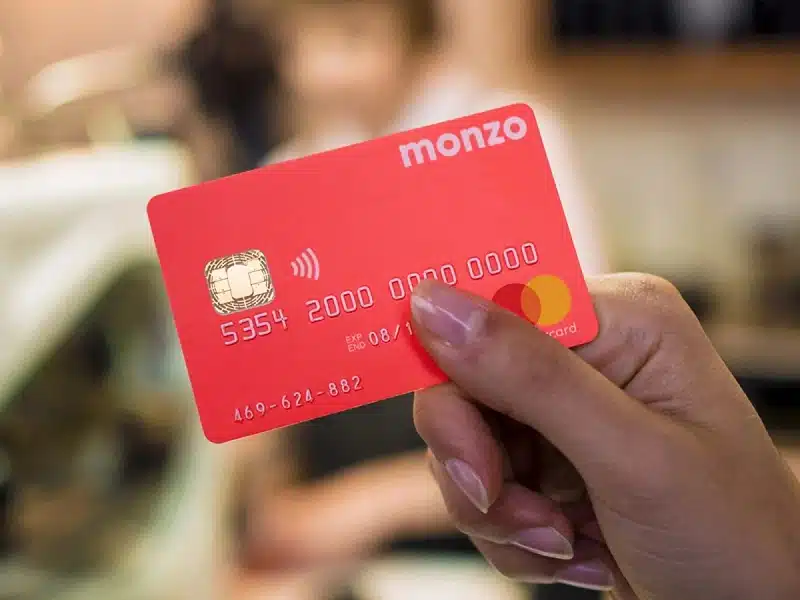 بهترین بانک انگلستان برای ایرانیان؛ کدام بانک خدمات کاملی دارد؟ Monzo bank UK